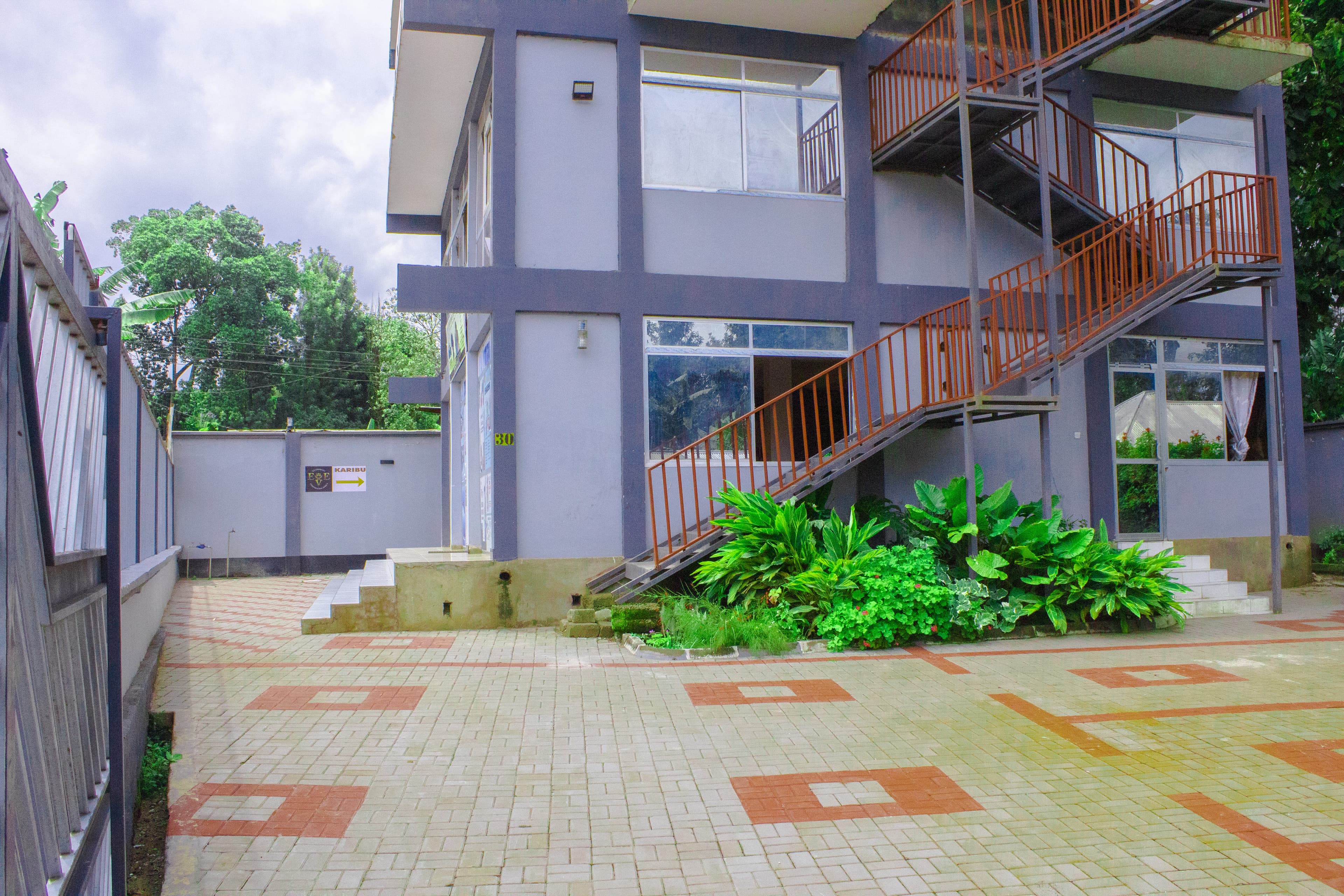 Eve's Dynamics Office